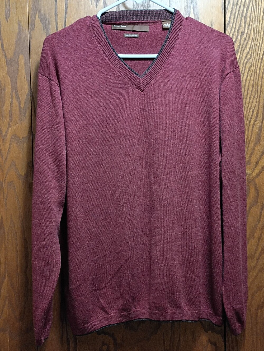 Perry Ellis Men's V-Neck Sweater in Burgundy Red